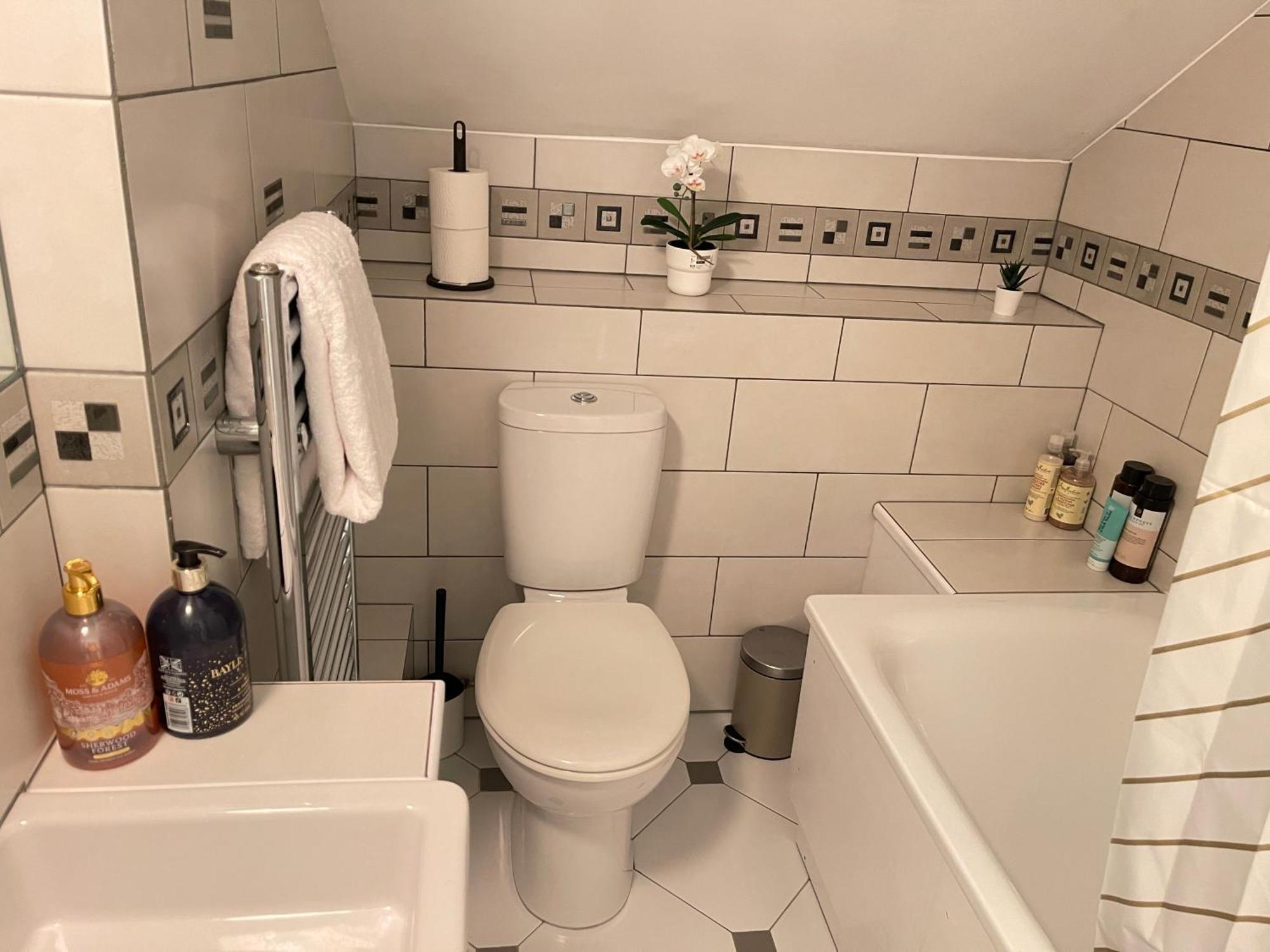 London Luxe Rooms Surbiton Esterno foto